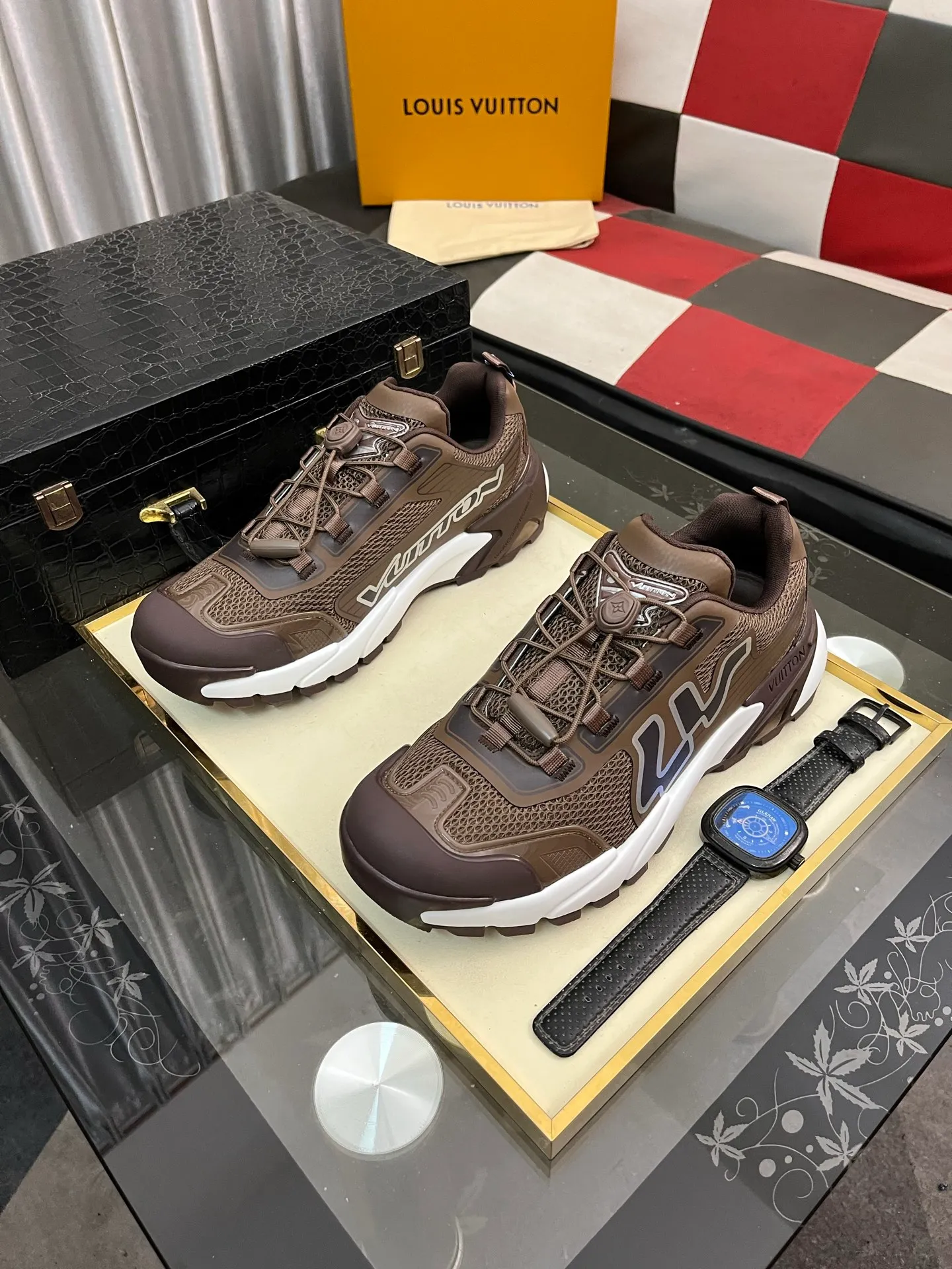 Men's shoes 💰780⌚️⌚️Top version [LOUIS VUITTON] Couple 🧑‍🤝‍🧑 Craftsman style Counter series (original order) New style 🍀LV Louis Vuitton - Top version LV classic high-top trendy shoes! Made of imported original craft calfskin, original breathable lining, and original wear-resistant, lightweight, high-end TPU outsole! High quality products! Code number: 36-457️⃣Colors available